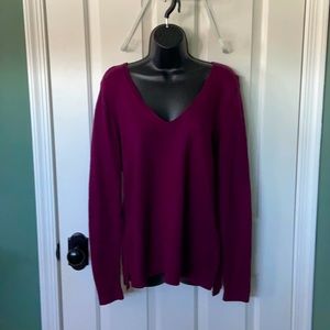 Old Navy maroon v neck sweater
